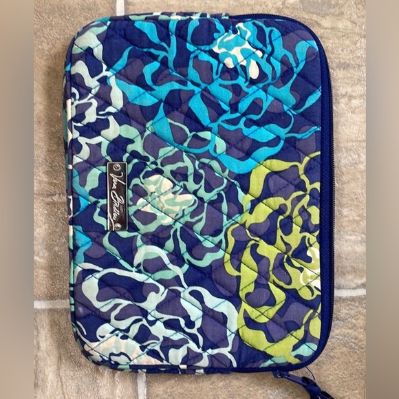 Tablet/IPad cover- Vera Bradley - Picture 2 of 3